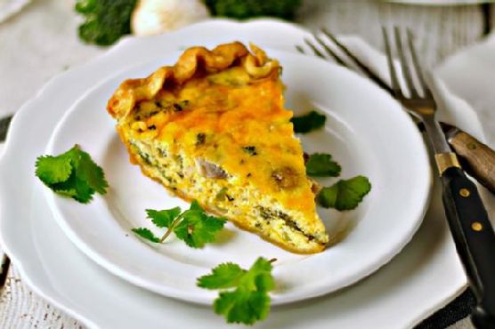 Vegetable Cheddar Quiche | Made by Meaghan Moineau