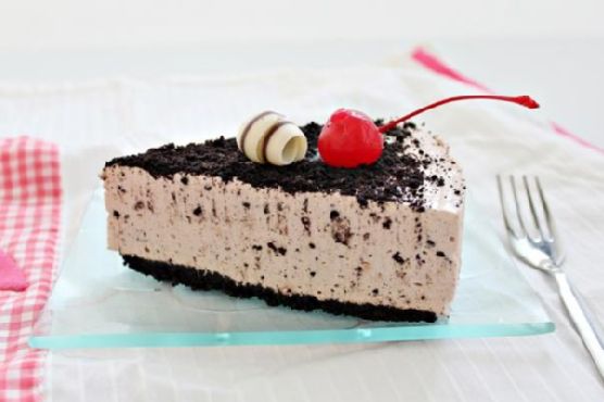 Decadent Oreo-Banana Cheesecake with Salted Caramel Swirl recipe by Meaghan Moineau