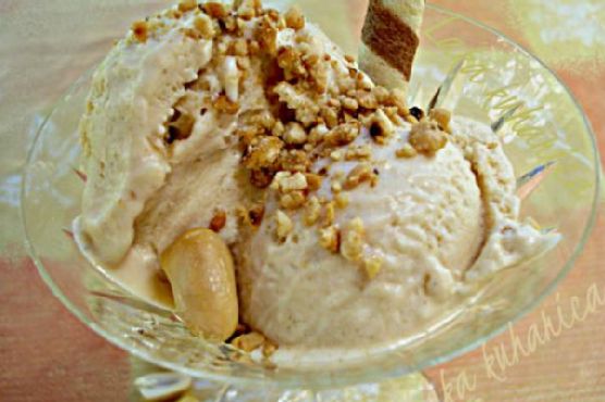 Decadent Honey-Roasted Peanut Butter Ice Cream with Dark Chocolate Shards recipe by Meaghan Moineau