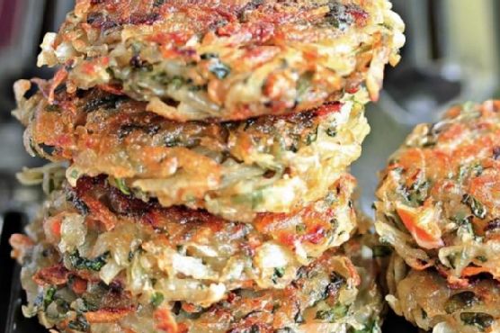 Savory Hashbrowns with Spinach, Carrot & Smoked Paprika Aioli | Made by Meaghan Moineau