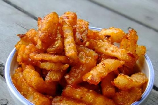 Smoky Hot 'n' Honey Potato Sticks with Sriracha Lime Drizzle recipe by Meaghan Moineau